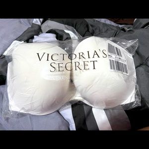 INCREDIBLE BRA - VICTORIA’S SECRET 40DDD/F90 HARD TO FIND! NWT